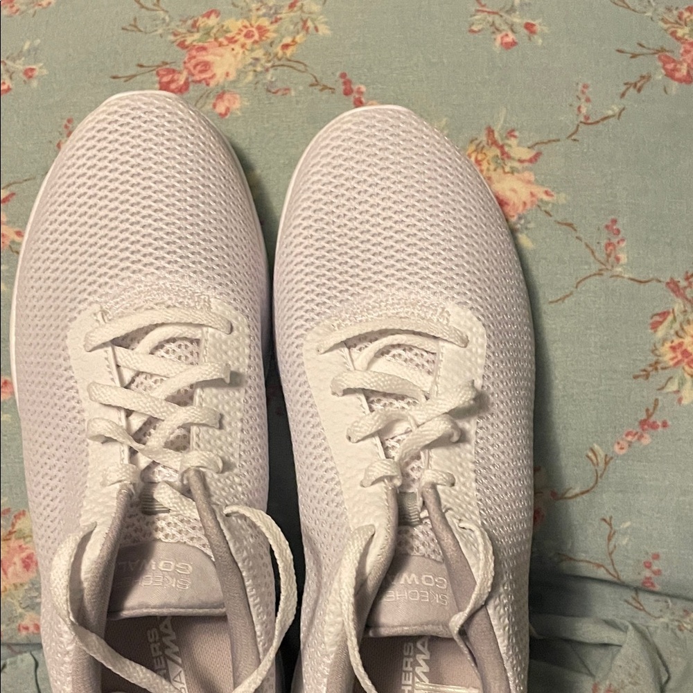 Skechers Women's White Mesh Sneakers